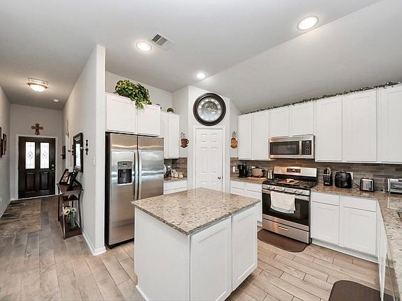 3rd image of 15527 Abbotshall Bend Dr