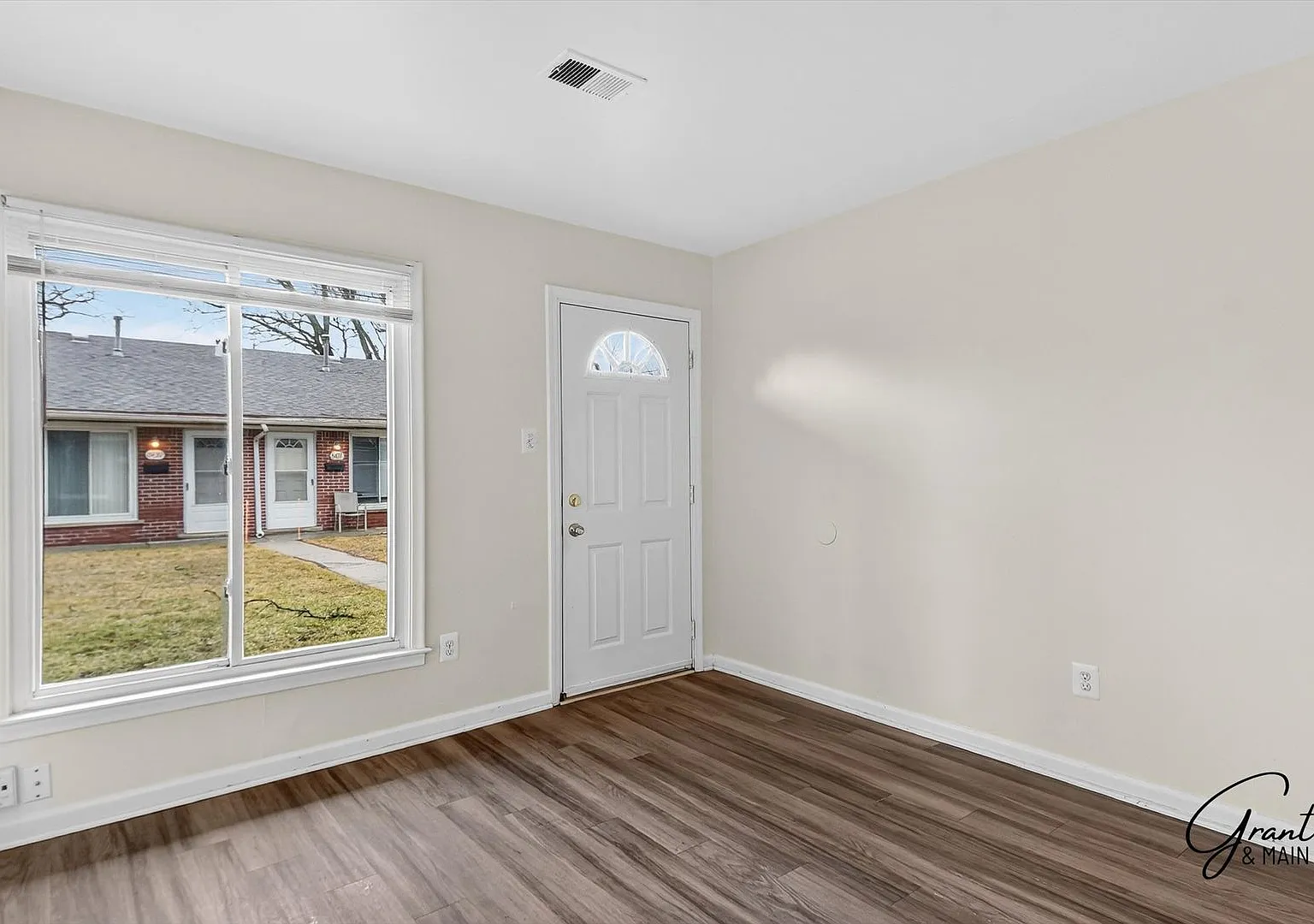 Maplewood Manor — Photo 3