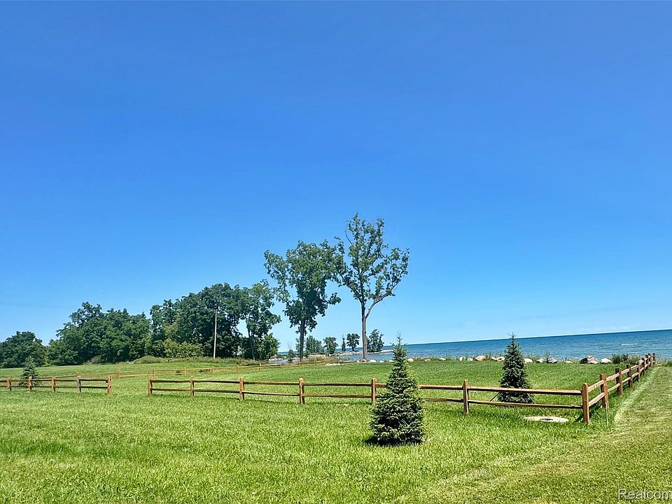 1st image of Huron St