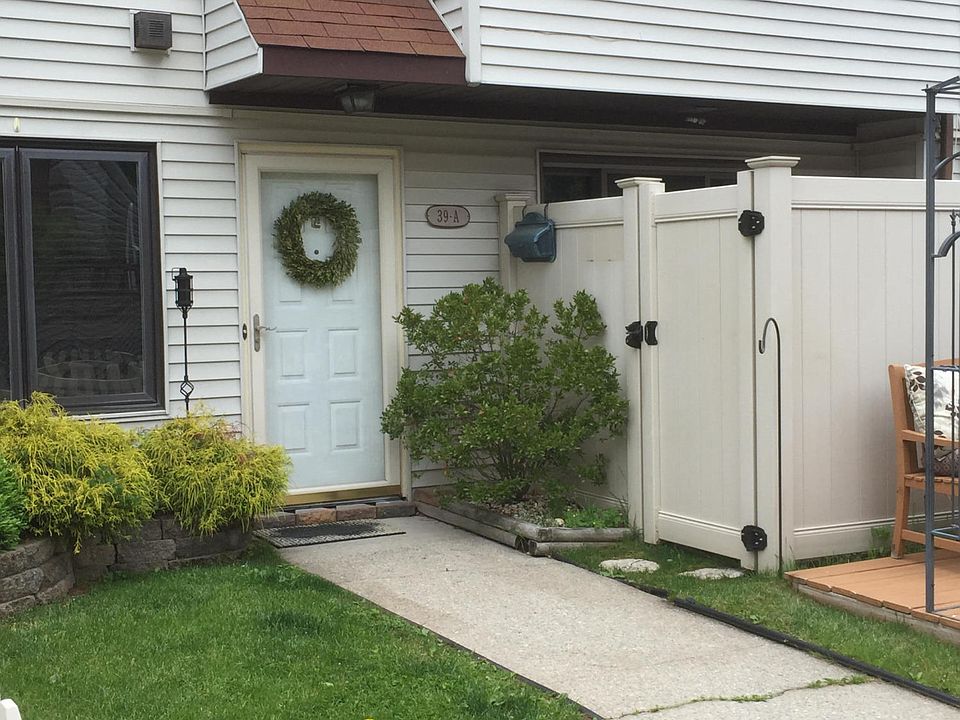 2nd image of 39 Bunnell Ct #A