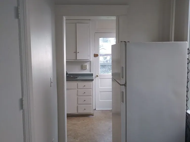 525 E End Ave — Photo 3