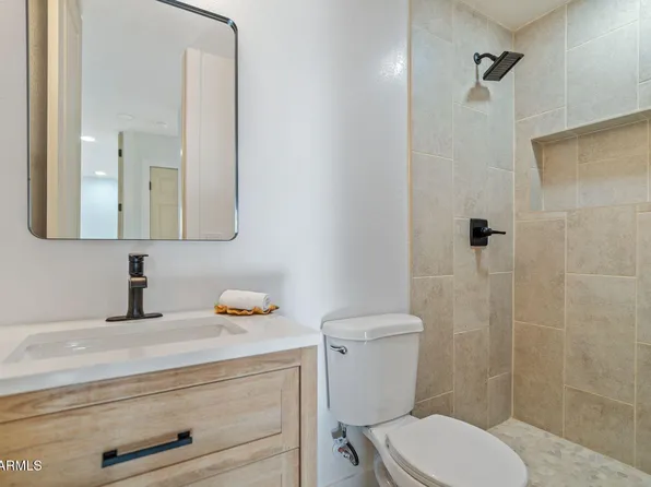 4660 E BOWKER Street, Phoenix, AZ 85040