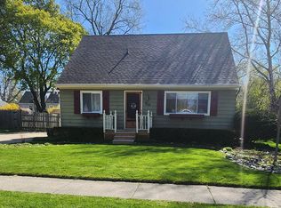 2110 Riverside Ct, Lansing, MI 48906