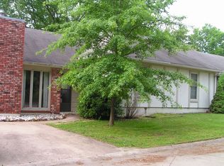 808 Fox Run Dr, Clinton, MO 64735