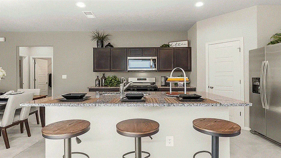 4 bed, 1602 sqft, $2,400 — Photo 3