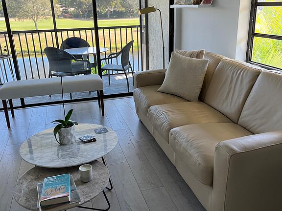 3rd image of 55 Greensward Ln