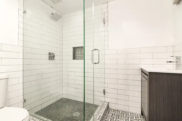 Rented by Brownstone Property Group | media 29