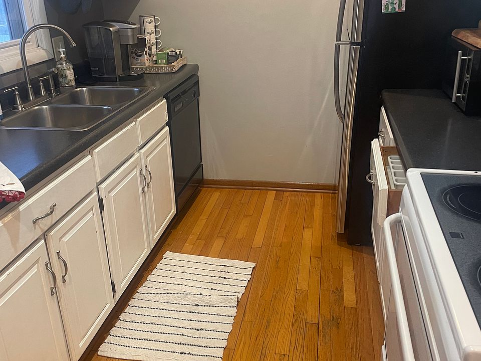 1st image of 813 Elm Creek Cir