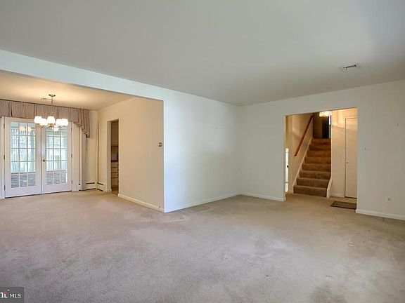 5th image of 109 Harrison Dr