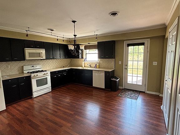 4th image of 210 Wildwood Rdg #210