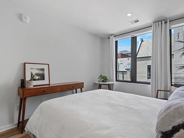 2612 University Pl NW #6 — Photo 24
