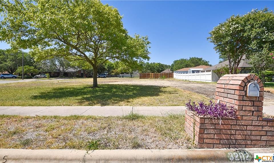 1st image of 3202 Pebble Dr