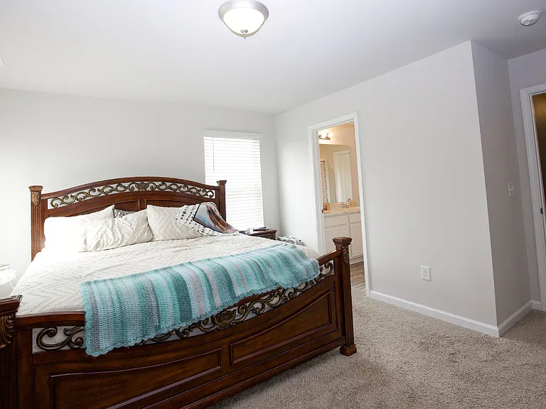 413 Century Ln — Photo 32