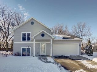 724 Bluestem Ct, Sun Prairie, WI 53590