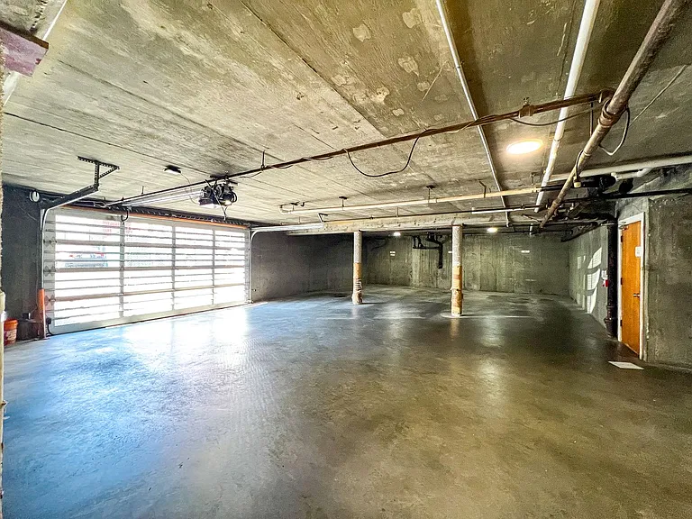 IRO Apartments — Photo 64