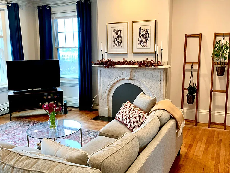 286 Bunker Hill St #3 — Photo 2
