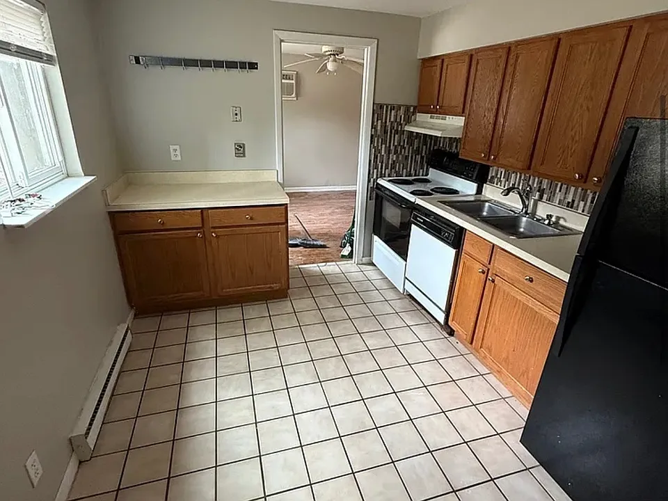 2367 Memorial Pkwy #1