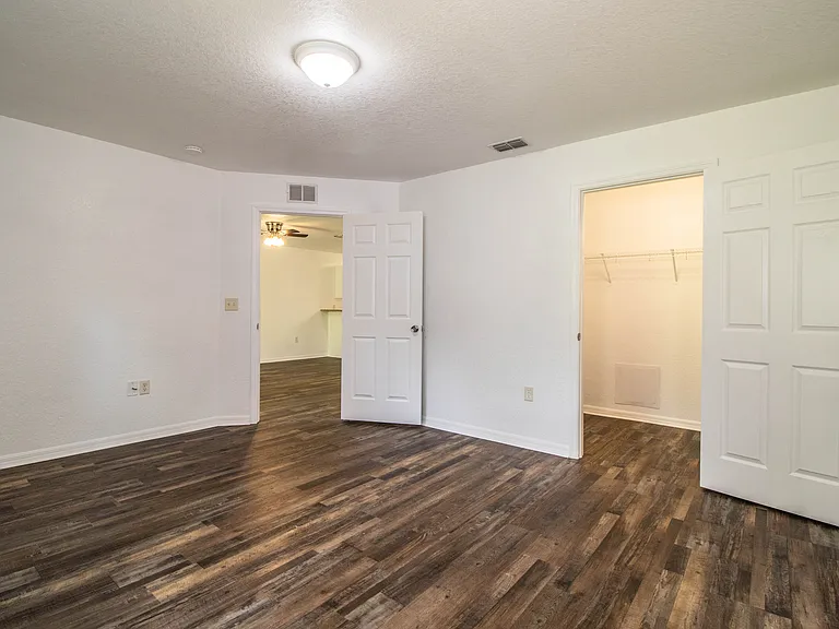 1600 E Hooker St — Photo 6