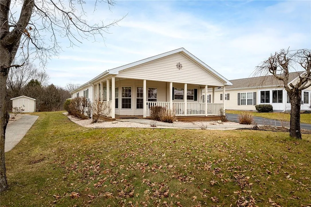 15 Naples Drive photo 1