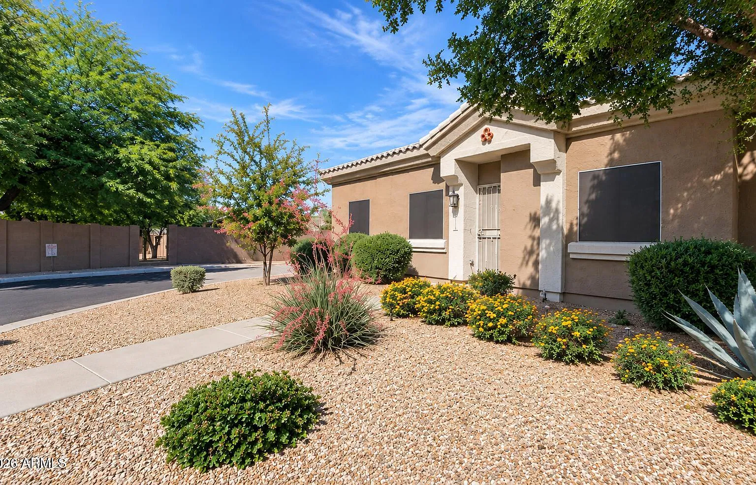 3 bed, 2.5 bath, 1353 sqft, $2,800 — Photo 2