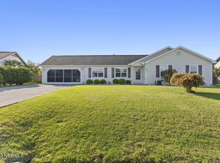 423 Dion Dr, Hubert, NC 28539