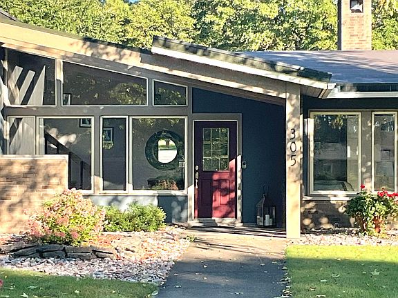 2nd image of 305 Hudson Dr