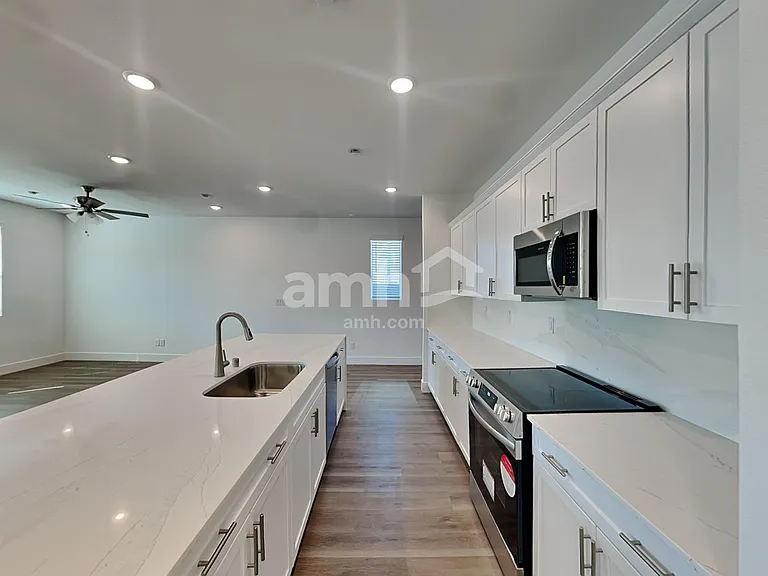 8135 Braavos Peninsula Ave — Photo 3