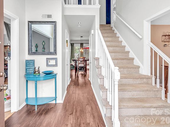 3rd image of 7422 Autumn Trail Dr