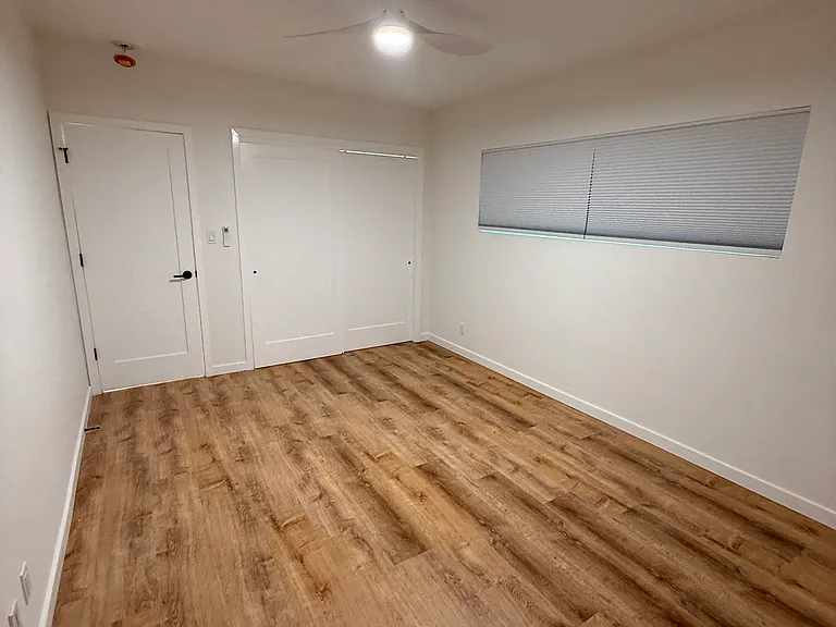 1509 N Hollywood Way #B — Photo 24