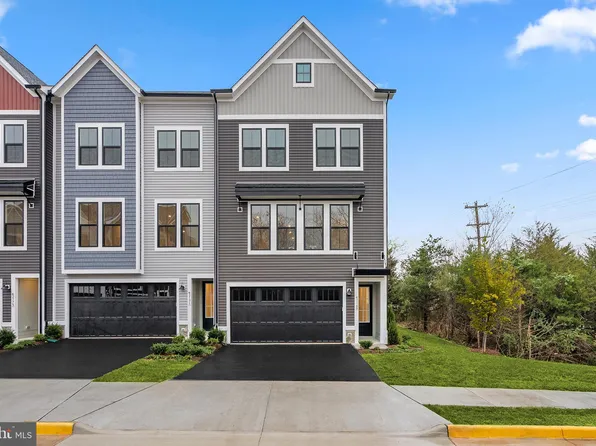 42171 Berrier Farms Ter, Chantilly, VA 20152