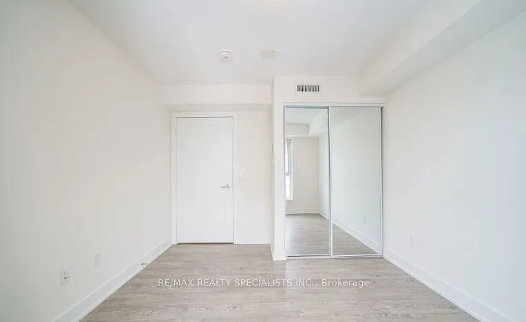 7 Mabelle Ave #2703 — Photo 14