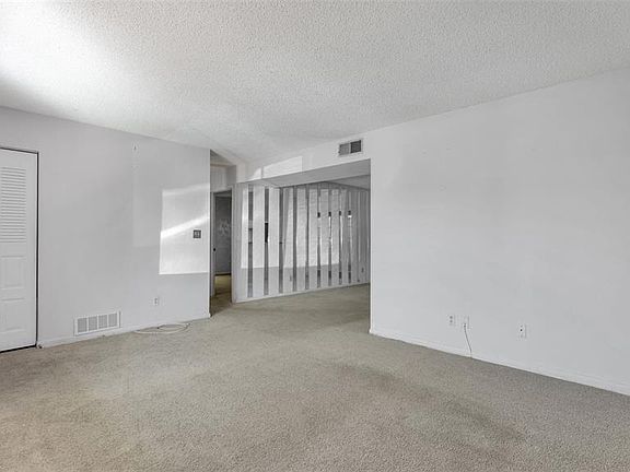 5th image of 1130 N LAKE PARKER AVENUE #A109