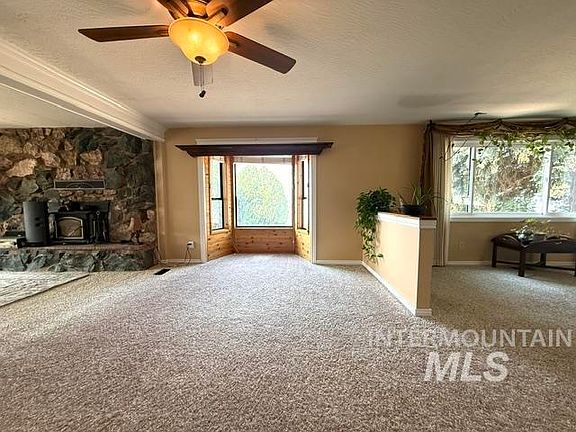 5th image of 1549 Cove Rd