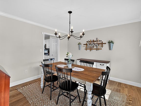 4th image of 3601 Boxlea Way