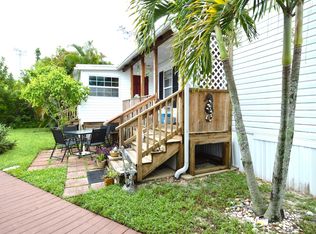 8423 SE Sandy Ln, Hobe Sound, FL 33455