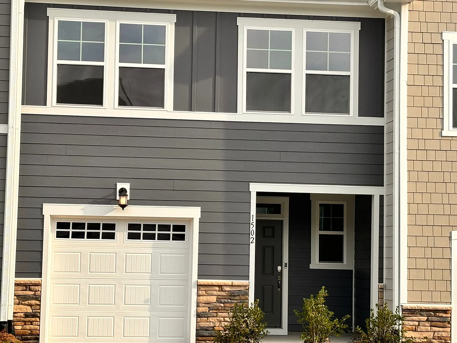 3 bed, 2.5 bath, 1792 sqft, $1,899 — Photo 2