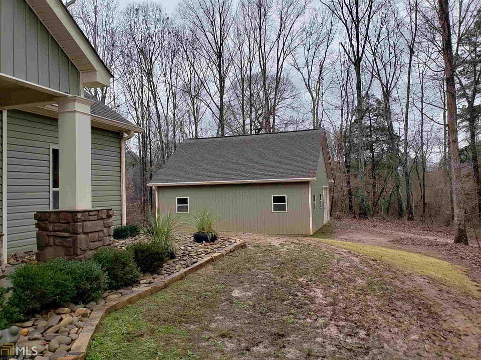 2nd image of 204 Elm Rd