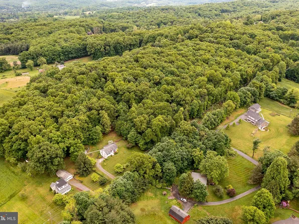 401 Freemansville Rd, Shillington, PA 19607