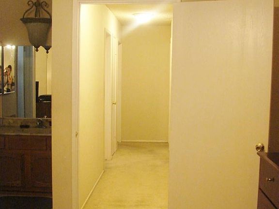 4th image of 1001 Amaretto Dr