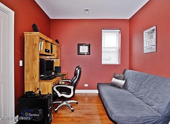 4th image of 3421 N Wolcott Ave #2