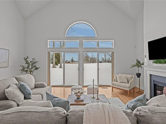 5th image of 60 Woods Way