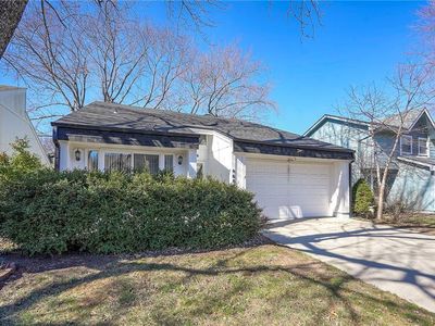 6606 Earnshaw St, Shawnee, KS, 66216