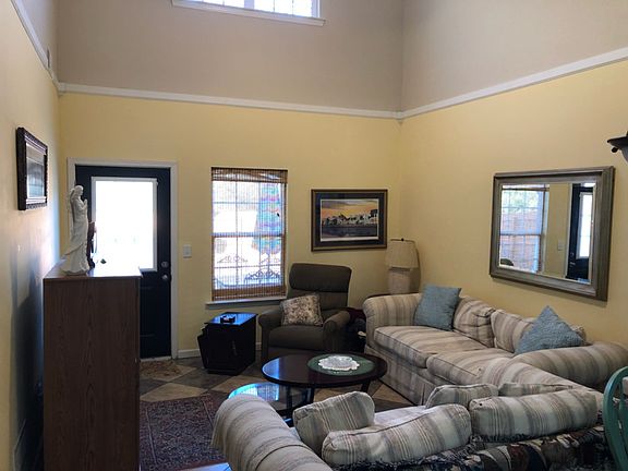 Living room vaulted ceiling