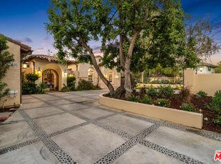 19261 Wells Dr, Tarzana, CA 91356