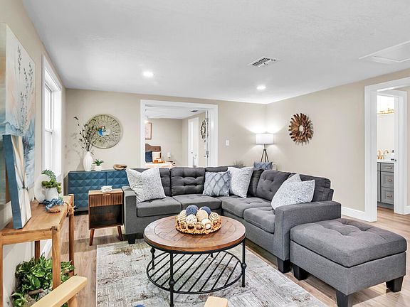 2nd image of 11416 Pine Forest Dr