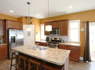 7375 Augusta Ln, Hudsonville, MI 49426