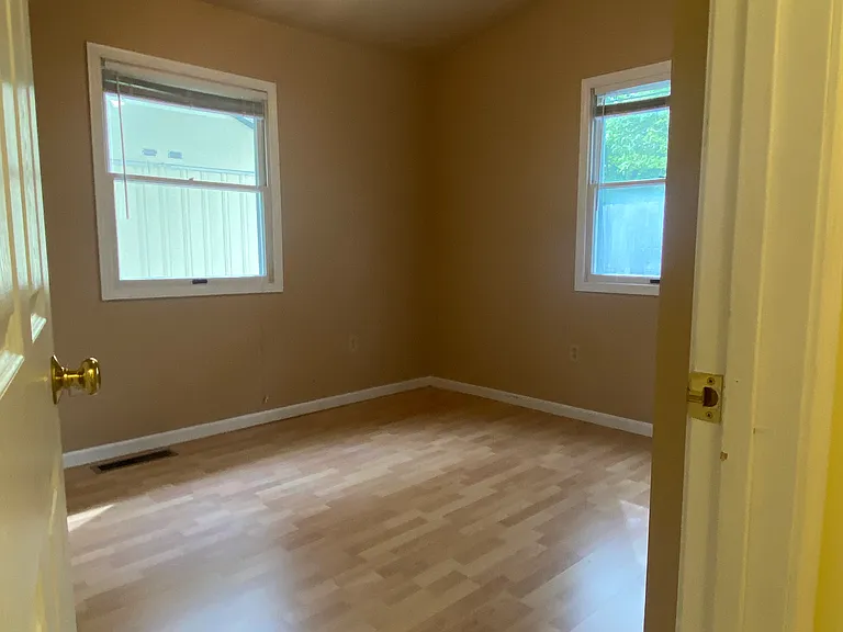 882 Indian Trail Blvd — Photo 9