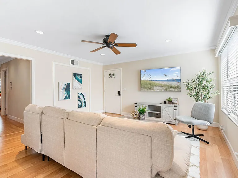 8155 Carmel Dr — Photo 20