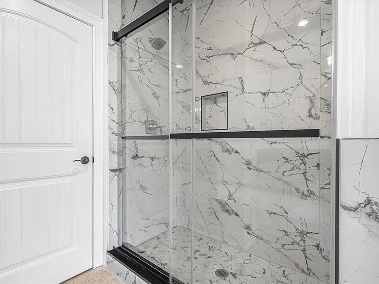 413 Weston Park — Photo 23
