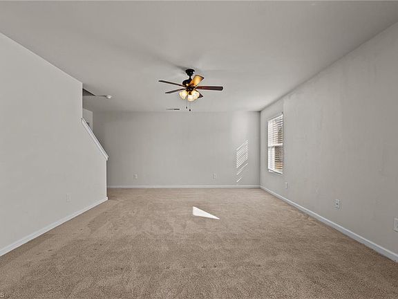 4th image of 102 Telegraph Ln